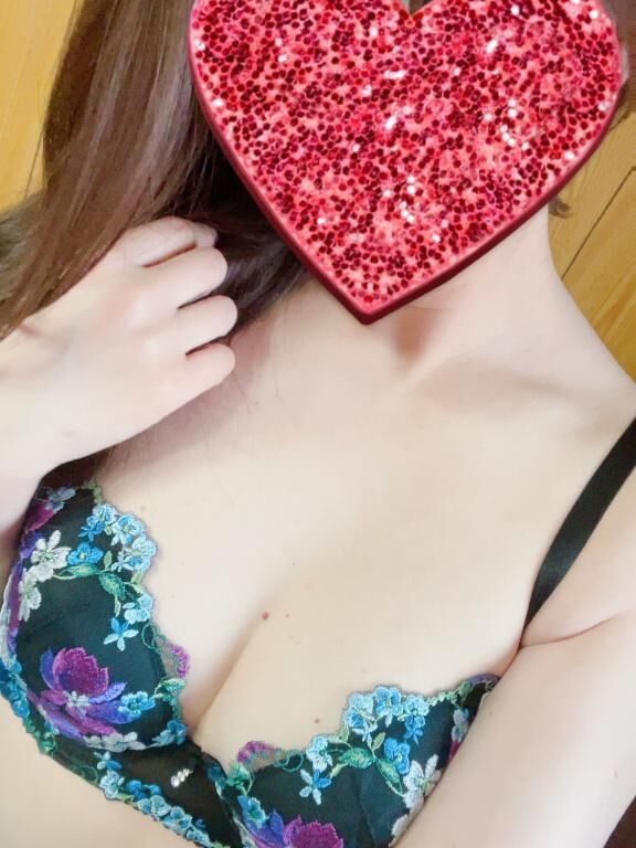 ひかる  (月華のｱｲﾄﾞﾙ美人若妻)