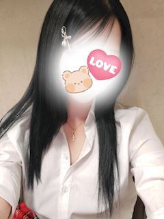 なな  (癒され笑顔の小柄妹系)