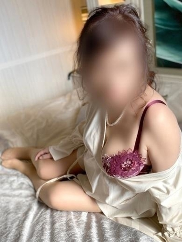 東山(甘い物とエロい物好き)  (パ〇パンで巨乳)