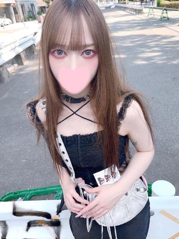 なぎ  (キスしながら中出し♡)