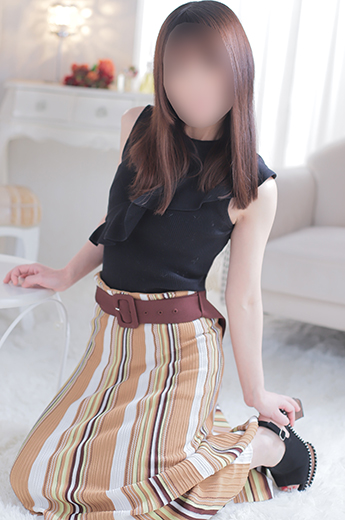 しいな  (体験・小柄で綺麗な妻)