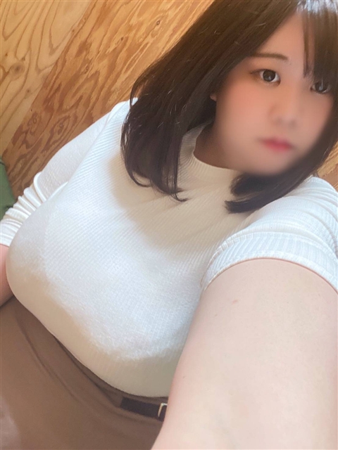 るみ  (長身Mパイ極乳20歳)