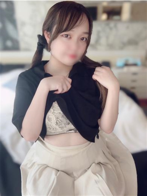 ゆみ♡色白癒し系美女