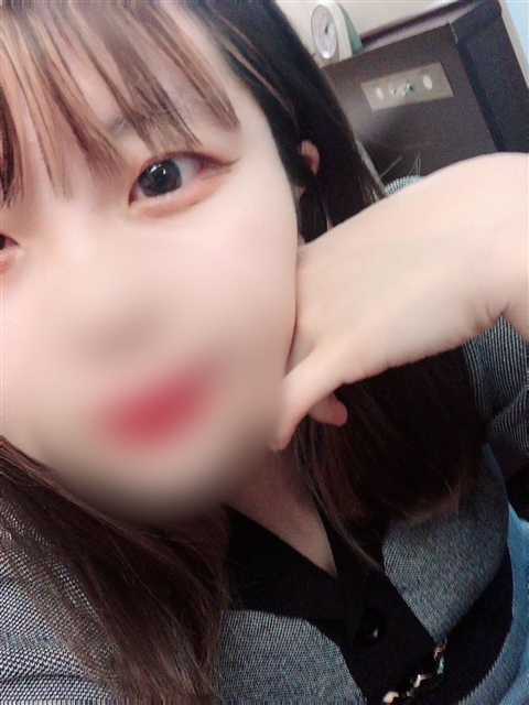 なる  (童顔ぽちゃカワE乳OL)