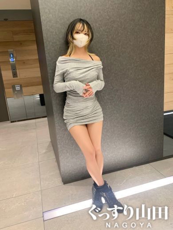 みさき  (小柄女子の癒し系！)