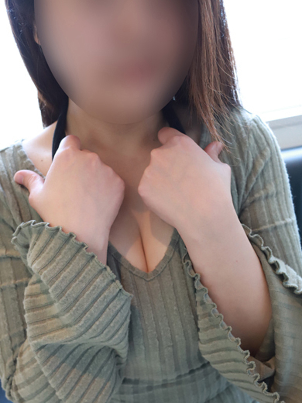 ゆの  (即清純派ｴﾛｶﾜ妻)