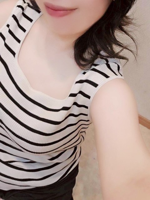 はつみ  (未経験ﾋﾟｭｱ清楚若奥様)