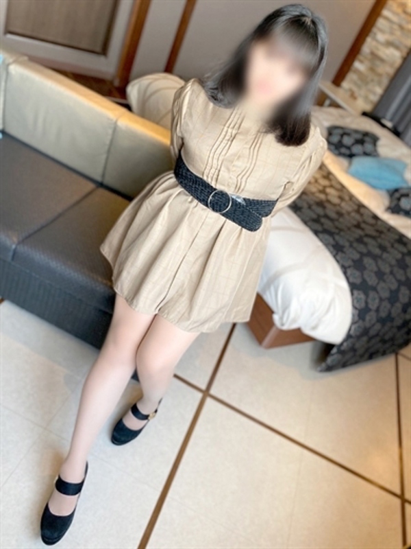 乙葉  (癒し系巨乳の新人若妻)