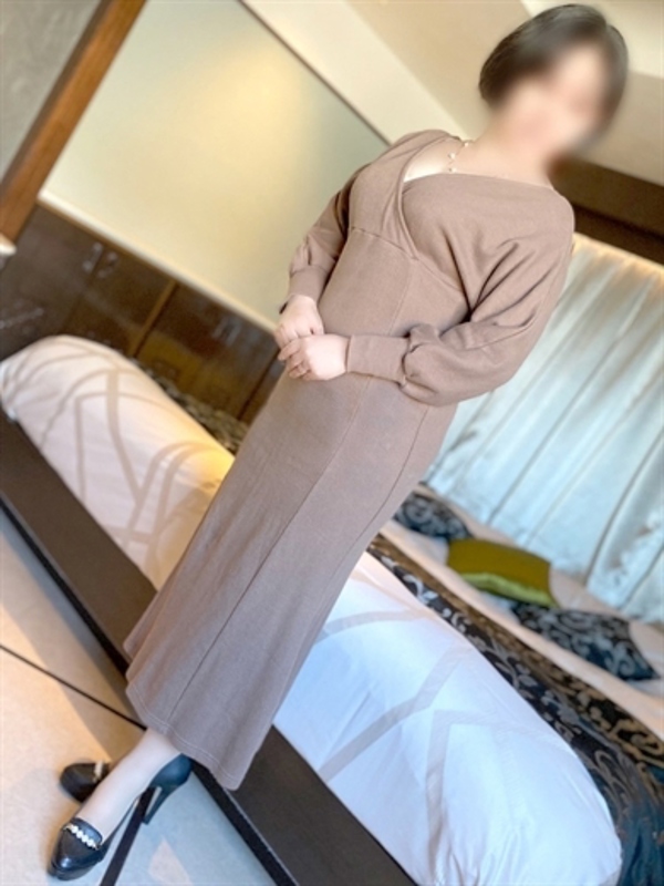 近本  (性欲溢れる奥様！)
