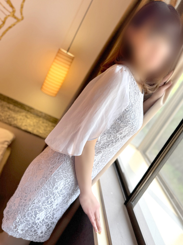 並木  (美人妻の淫らなお遊び)