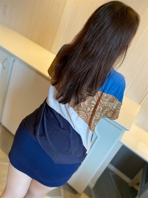 橘  (巨乳の元デパガさん♡)