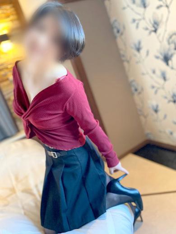 滝沢  (キュートな素人マダム)