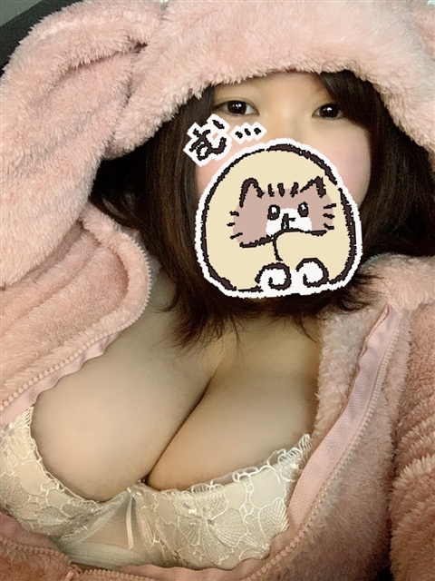 つむぎ  (淫乱Lカップ美人OL)