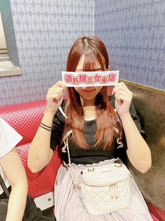 10月ご来店女性NO3  (学生)