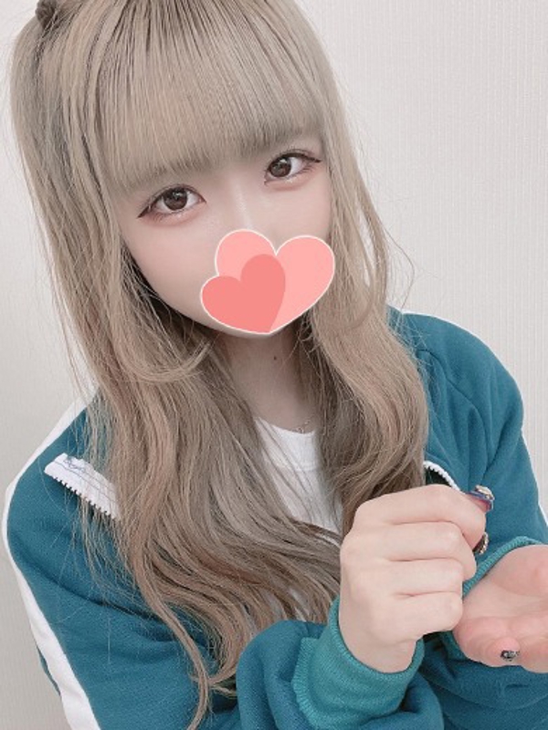 つむぎ  (騎乗位で潮吹き美女)