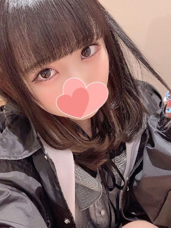 つむぎ  (騎乗位で潮吹き美女)