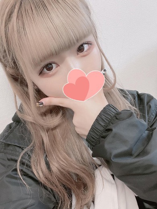 つむぎ  (騎乗位で潮吹き美女)