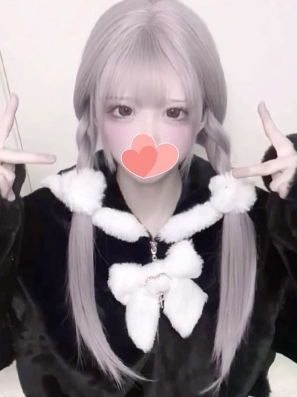 ねいる  (ヤリたがり巨乳美少女)