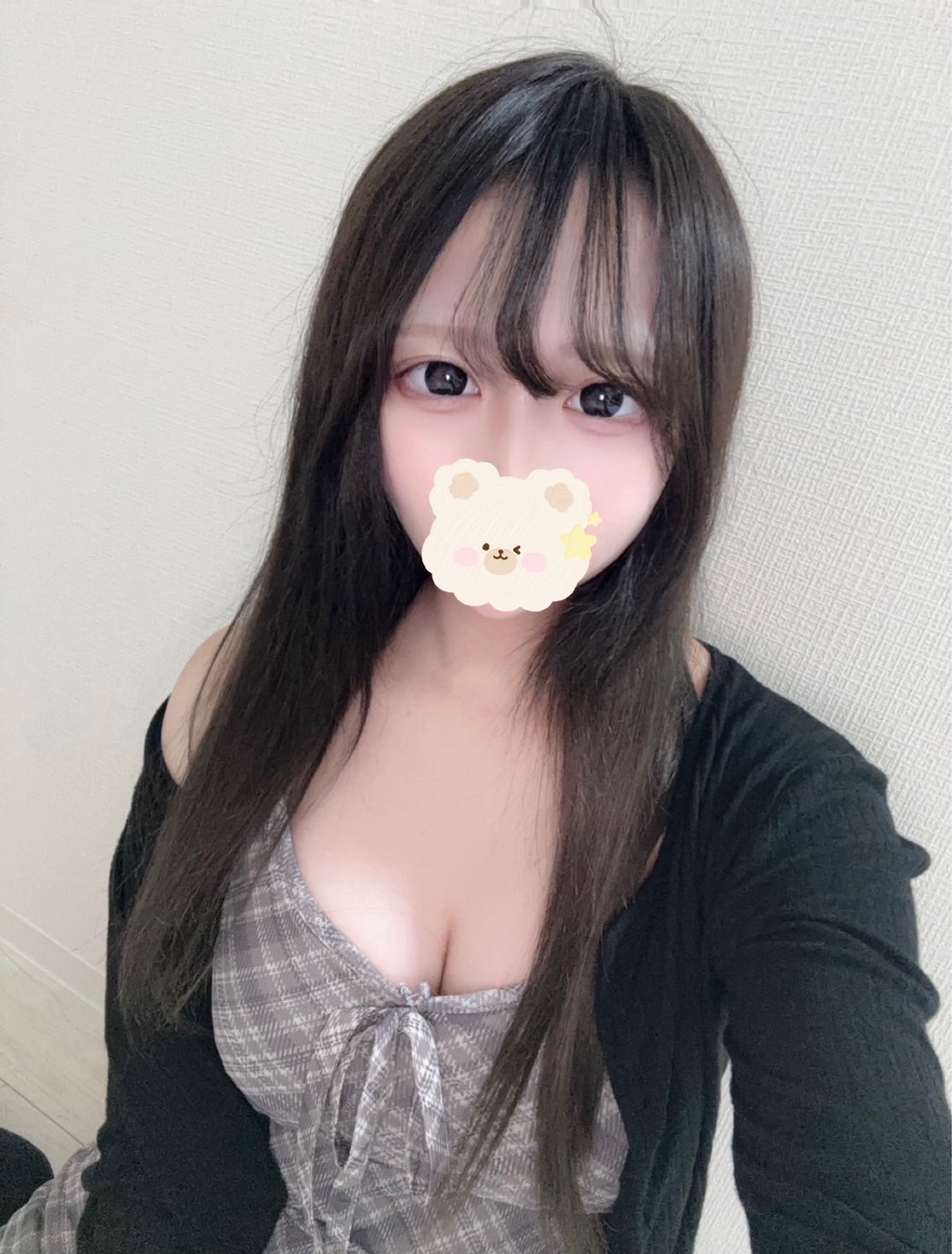 いの  (パイパンF乳１８さい)