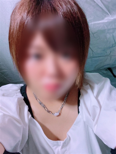 うみ  (モデル系美人OL体験)