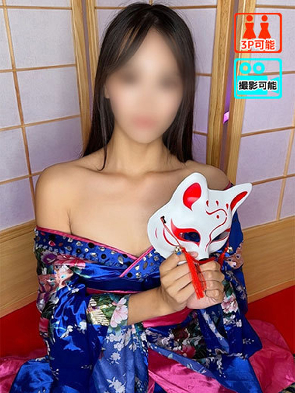 にこ  (スケベに従順な美女)