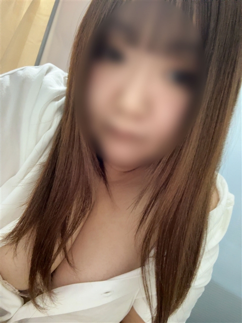 まり  (30代爆乳美形OL)