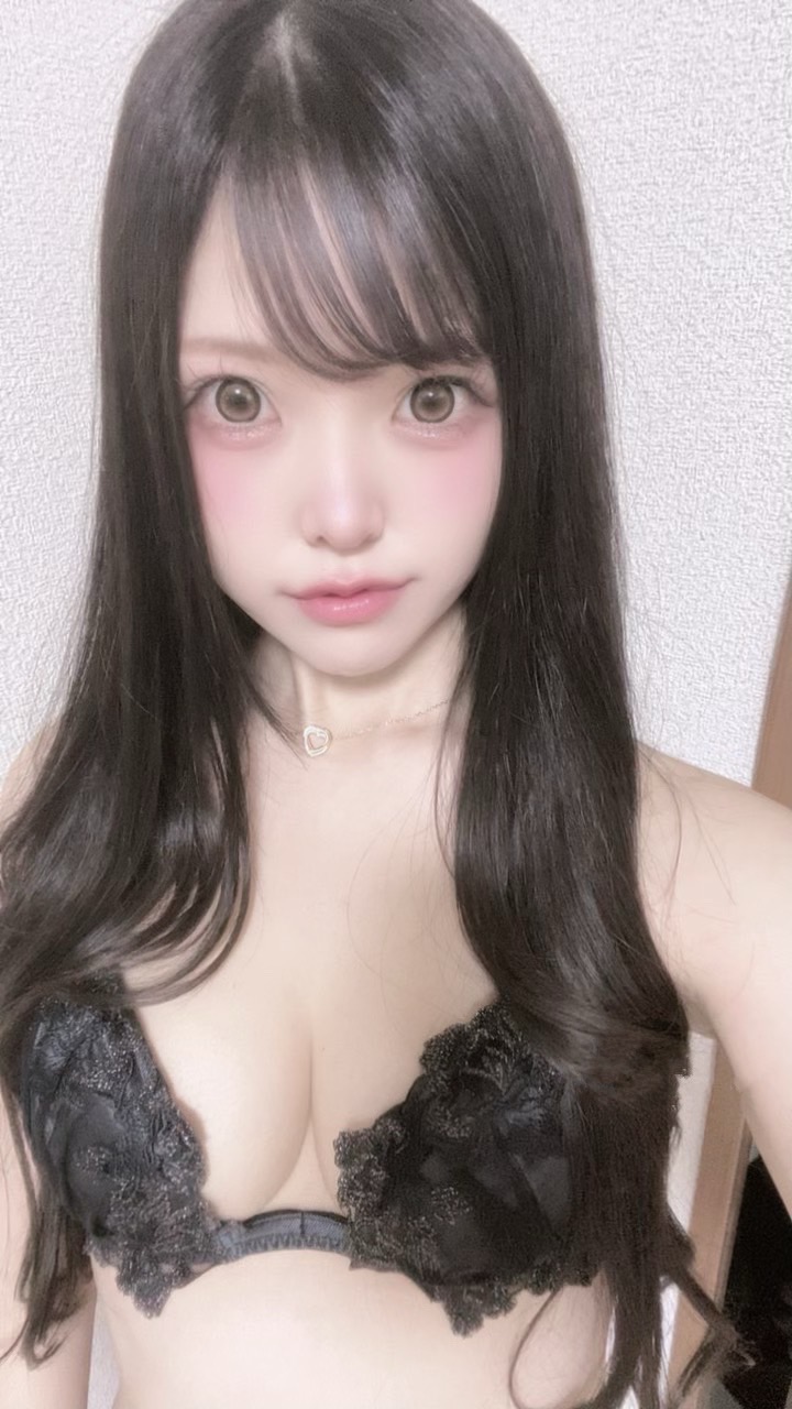 そう  (Fカップ細身美女)