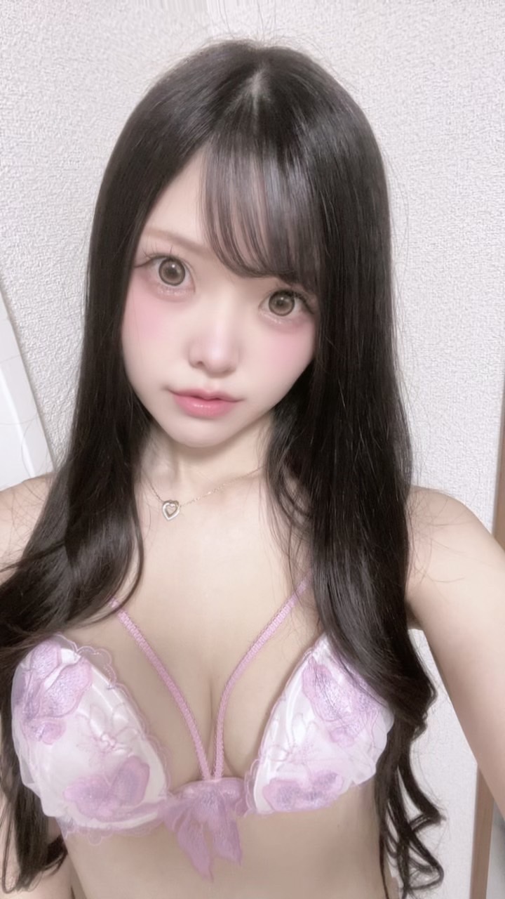 そう  (Fカップ細身美女)
