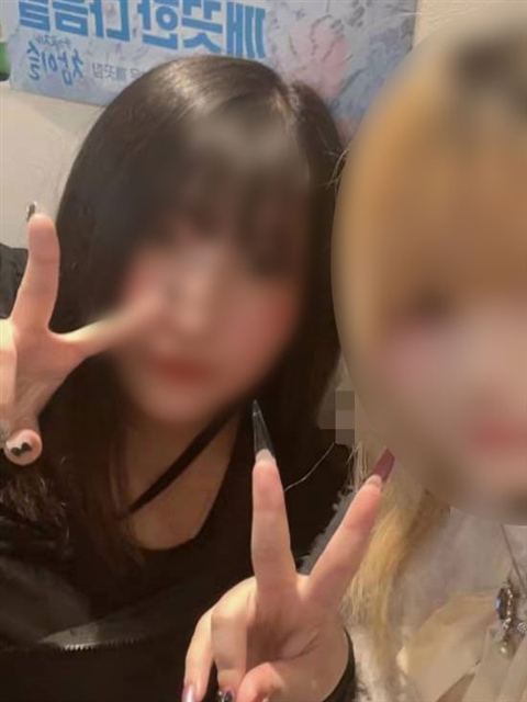 にな  (未経験超美形OL体験)