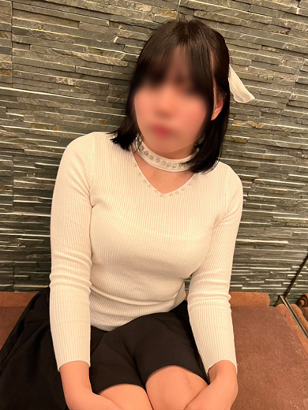 みみ  (完全素人21歳)
