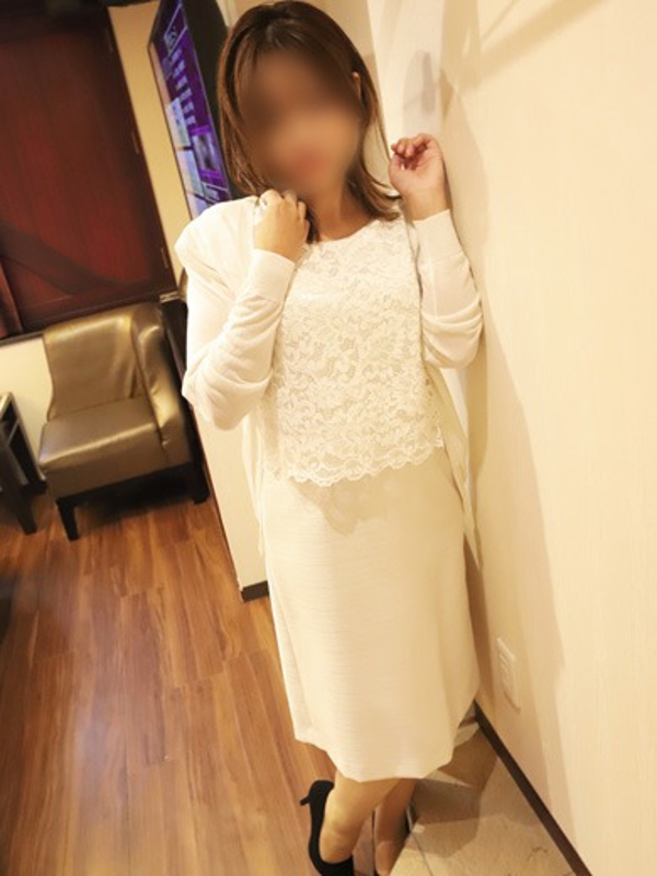 れいあ  (即業界未経験女神妻)