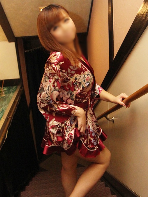 あいな  (上品お嬢系美女)