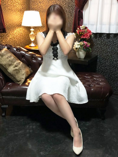 千草  (本気スケベ美人美魔女)