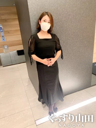 りつき  (沼る大人のスタイル美)