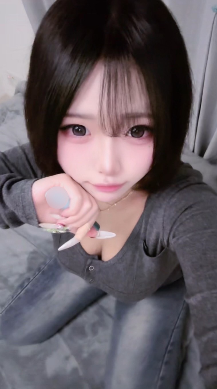 かるあ  (Iカップ神乳美少女)