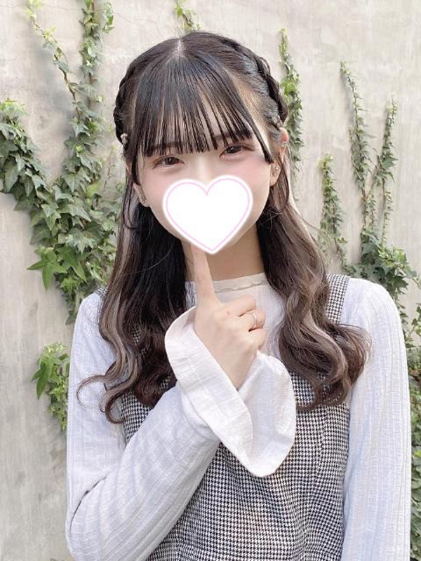 なぎの  (保育学生とハメまくり)