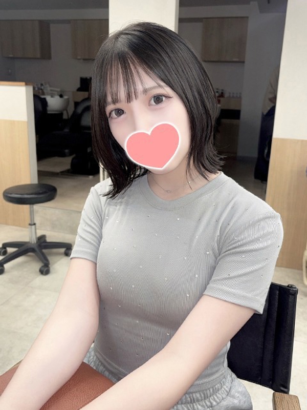 ななこ  (犯されたい黒髪美少女)