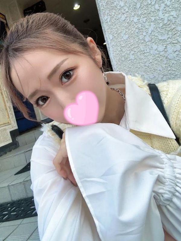 つばめ  (Hカップ生騎乗位美女)