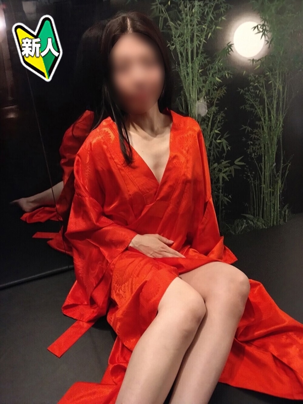 みお  (品格を感じる清楚妻)