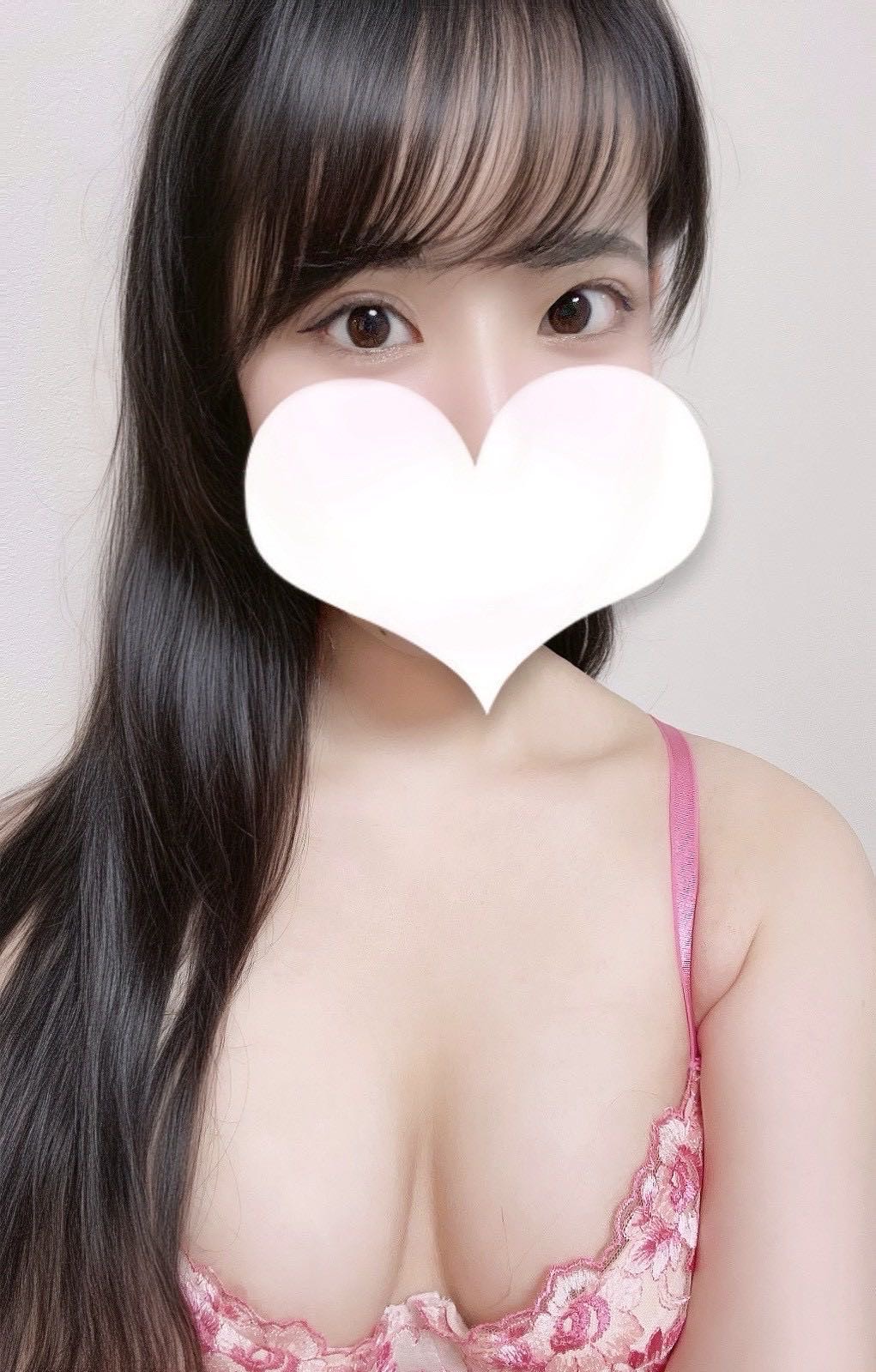 りと  (清楚系スレンダー)
