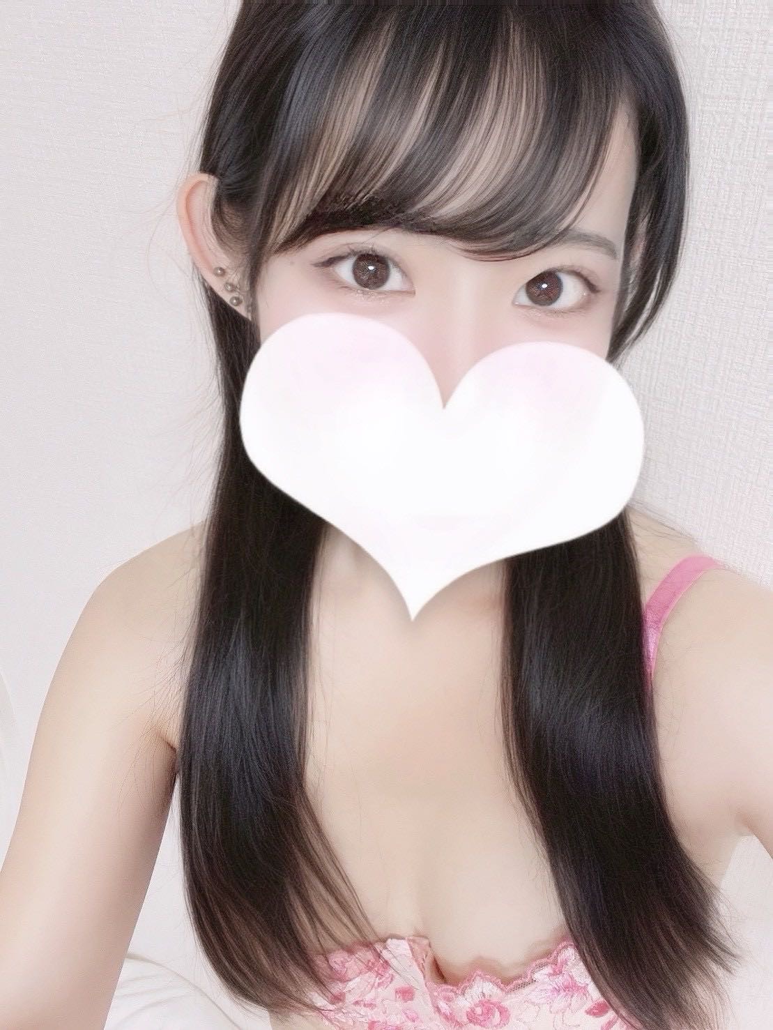 りと  (清楚系スレンダー)