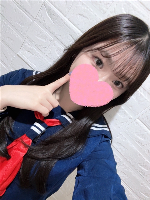 なな  (色白未経験の天使降臨)