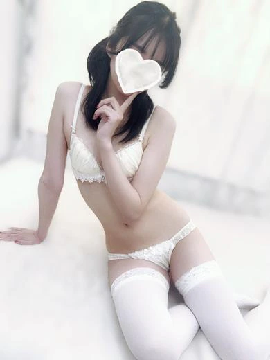 ひびき◇ツルすべ素肌の清楚娘♡