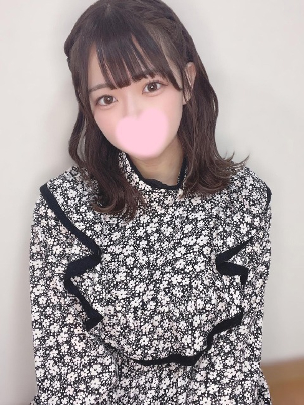 めい  (ヤリマン激カワ18歳)