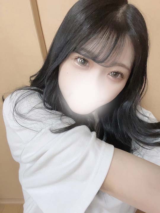 高梨しずく  (60分14千円)