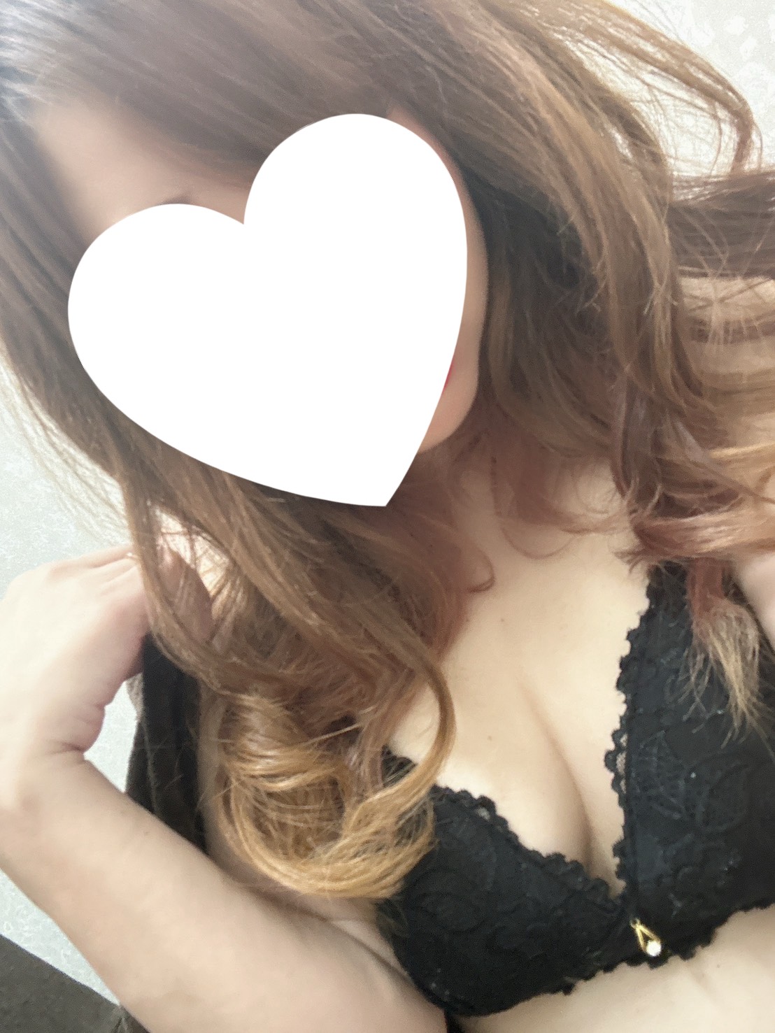 ひなた  (抜群の色気と愛嬌！)