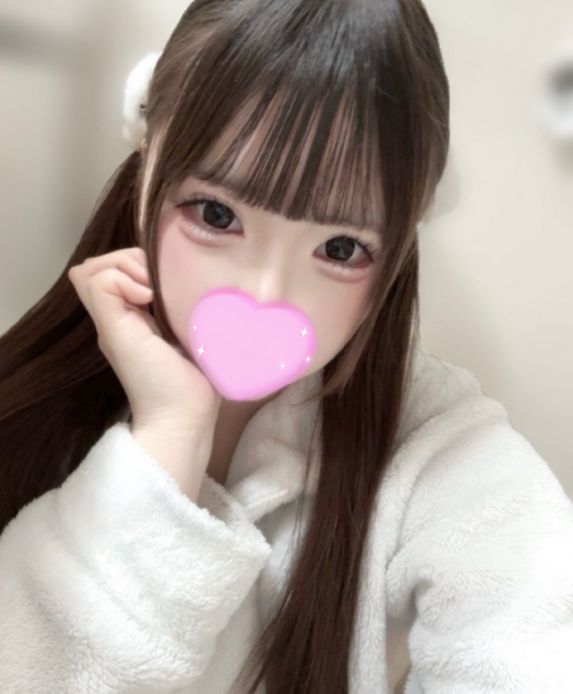 なるせ  (ロリ１８さい専門学生)