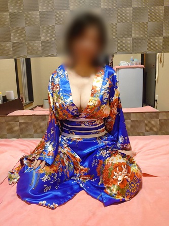ひな  (新人迫力Hカップ若妻)