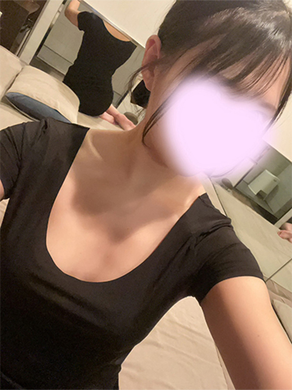 つきな【静かな色香に包まれる…】