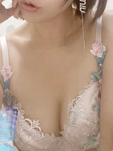 ゆめか  (大胆なＦcup美巨乳)